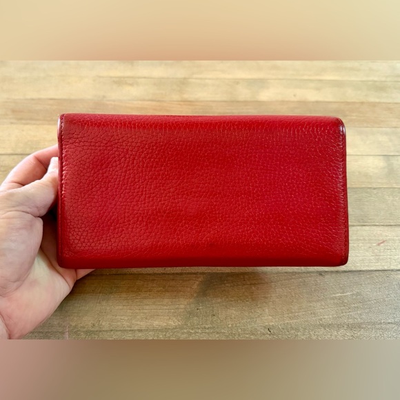 Gucci Red Pebbled Leather Soho Long Wallet w Gold Chain - Picture 4 of 15